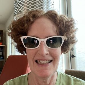 Meet your Posher, Sara